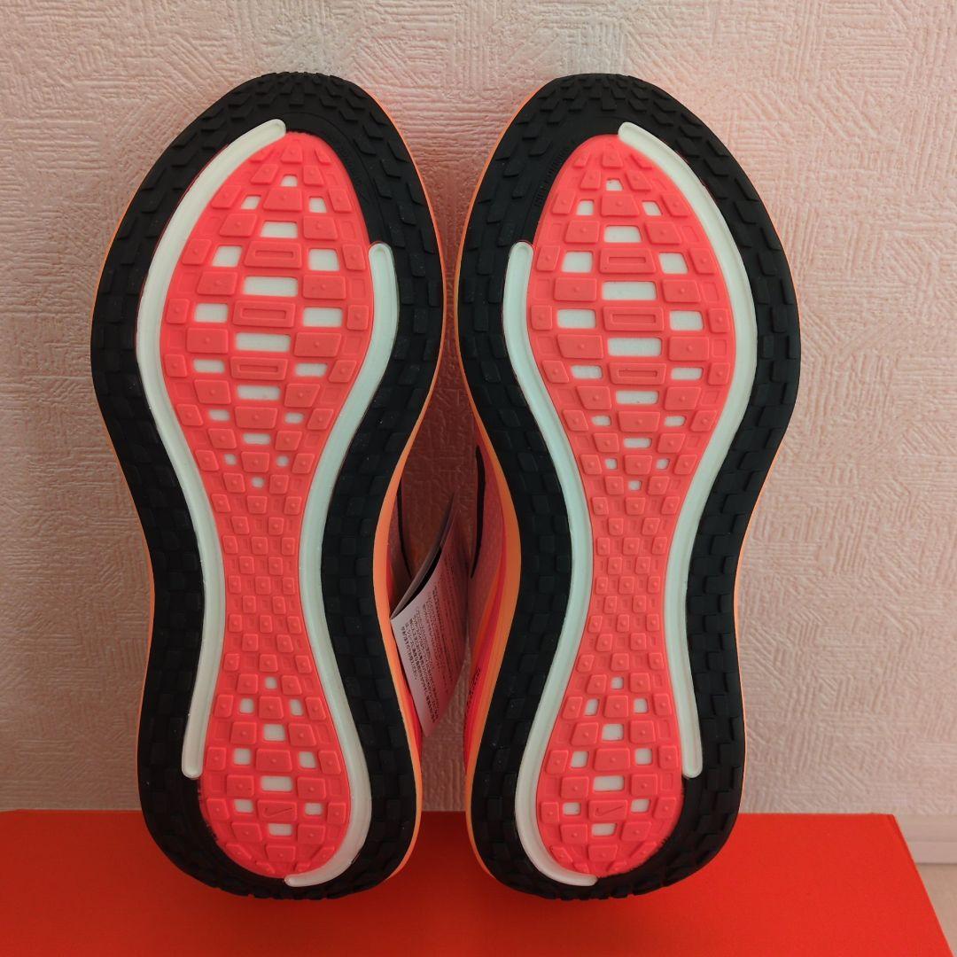 【新品未使用超人気モデル初期カラー】ナイキ ボメロプラス