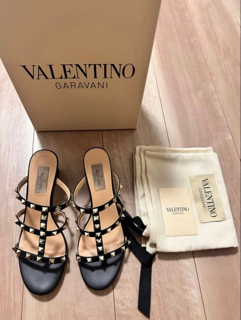 【値下げ】VALENTINO ブラックストラップサンダル