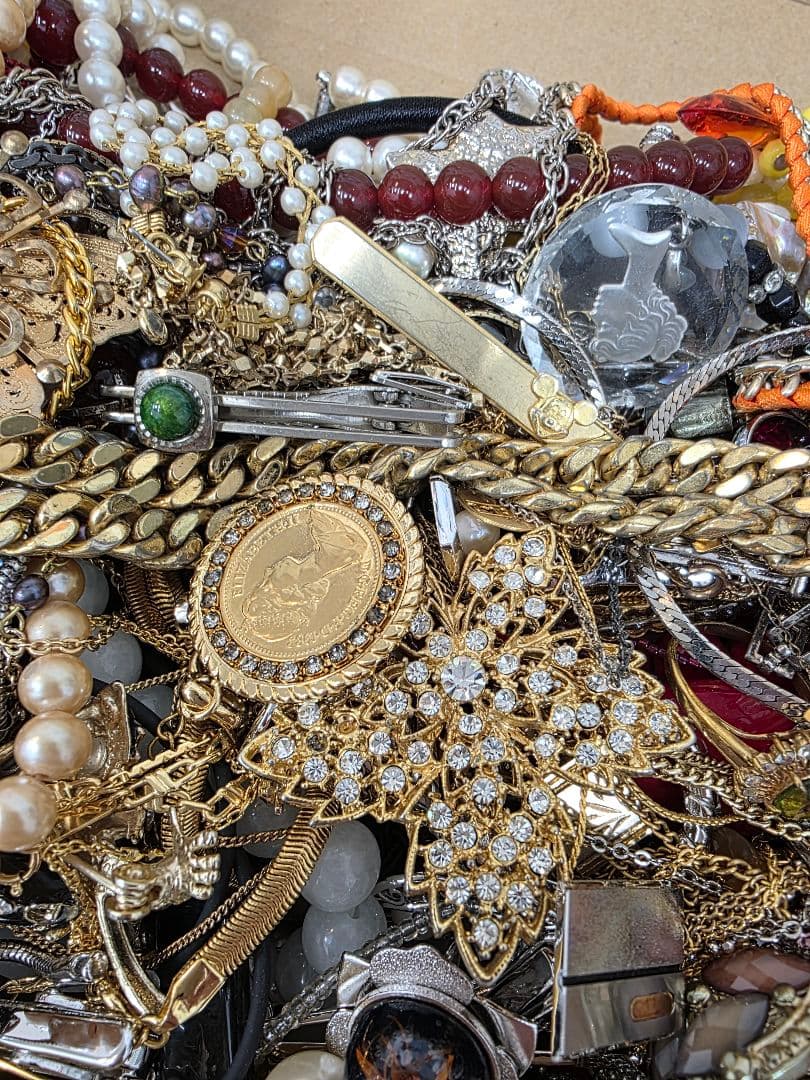 アクセサリーまとめ売り　2.1キロ