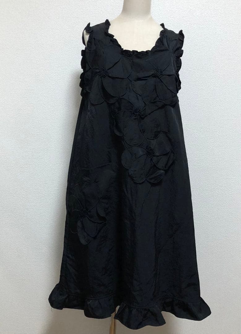 お花モチーフ フリルエプロンドレス