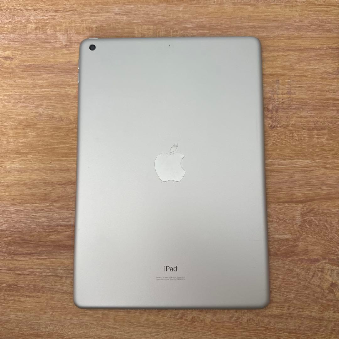 【超美品】iPad 第7世代 シルバー 本体 32GBフィルム付