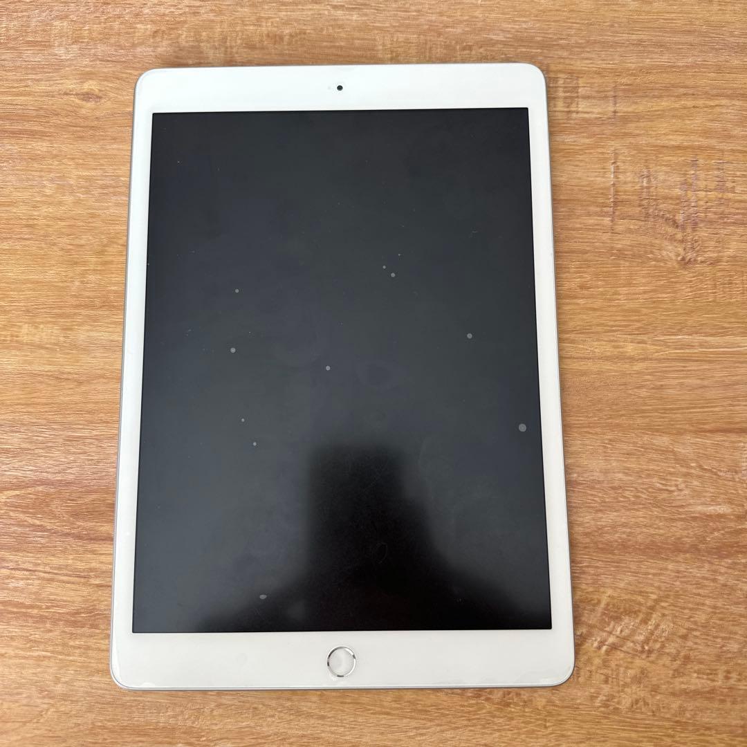 【超美品】iPad 第7世代 シルバー 本体 32GBフィルム付