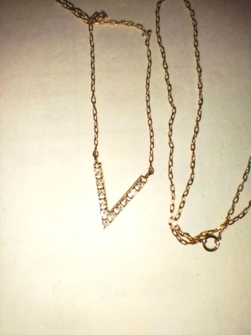 V チェーン　K18 ダイヤモンドネックレス