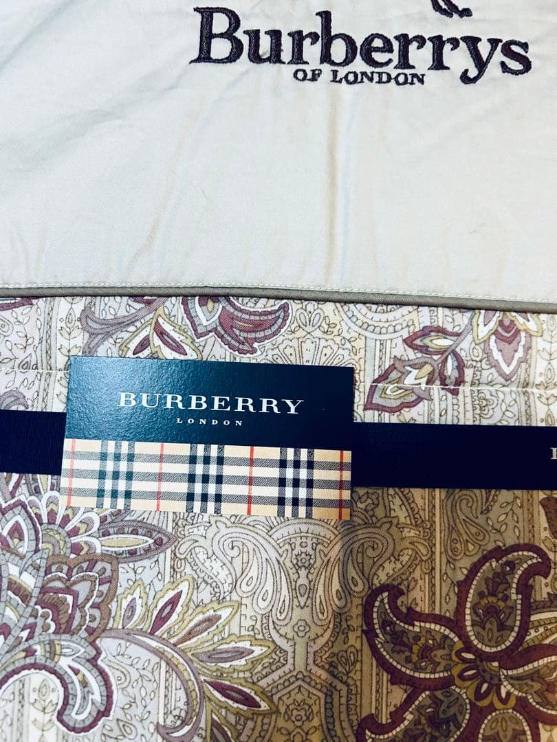 新品　バーバリー　羽毛布団　ダウン70%　日本製　西川産業　ベージュ系