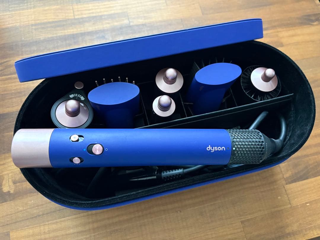 【美品】Dyson ヘアドライヤー アタッチメント6個付き