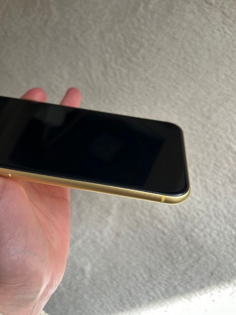 Apple iPhone 11 イエロー 本体　SIMロック解除済