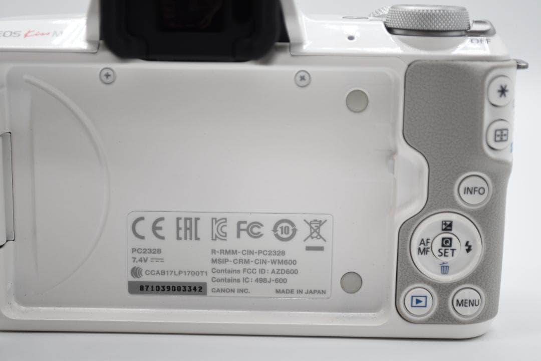 ★美品★ キヤノン EOS kiss M ホワイト＋EF-M 15-45mm