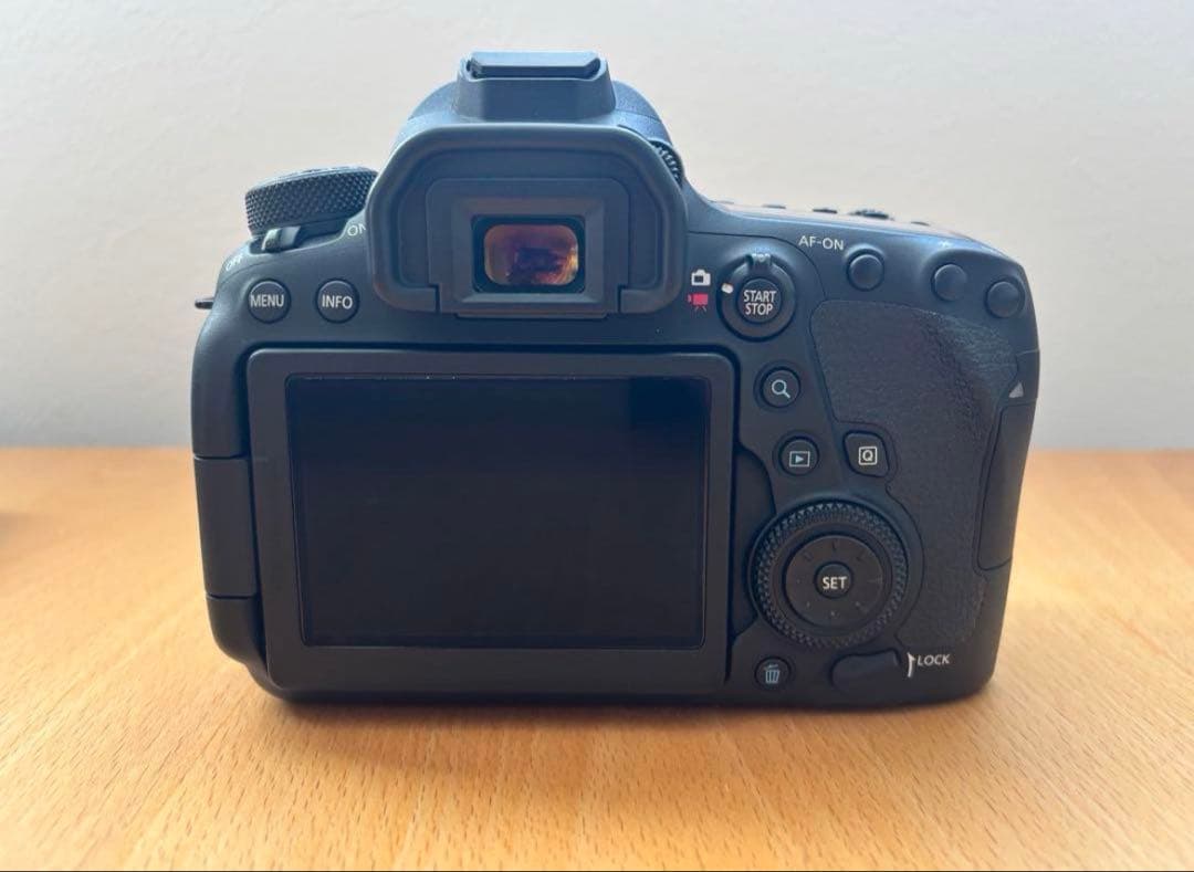 【当日発送】最終値下げ Canon EOS 6D mark2 SDカード付