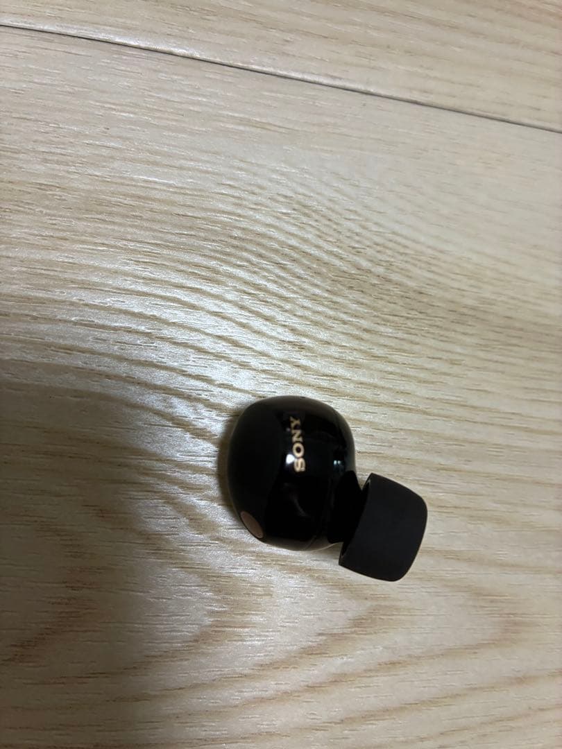 極美品 SONY WF-1000XM5 右耳と充電ケース＋付属品　左側なし