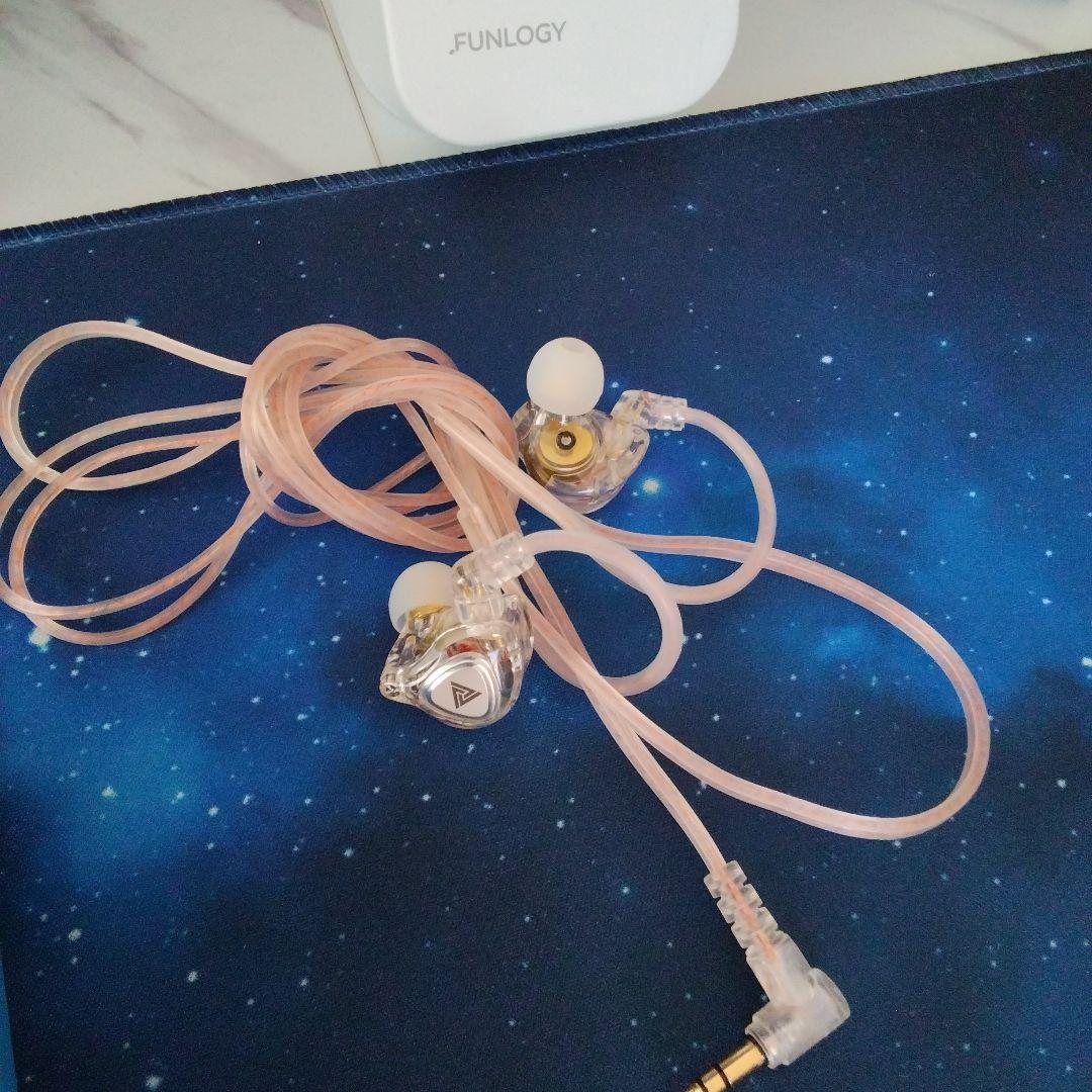 クリア 有線イヤホン ダイナミックドライバー