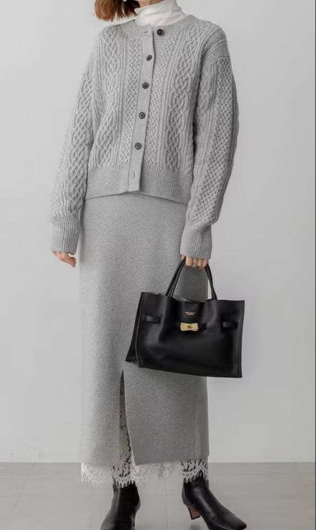 ２３区カシミヤブレンドケーブルニットカーディガン