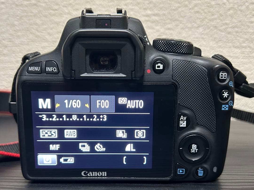 Canon EOS Kiss X7 一眼レフカメラ