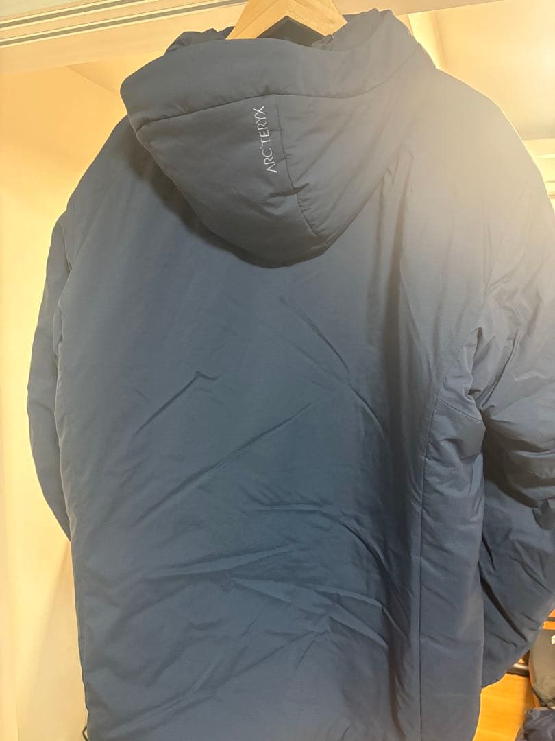 アークテリクス　アトムヘビーウェイトフーディ　メンズ　ブラックサファイア