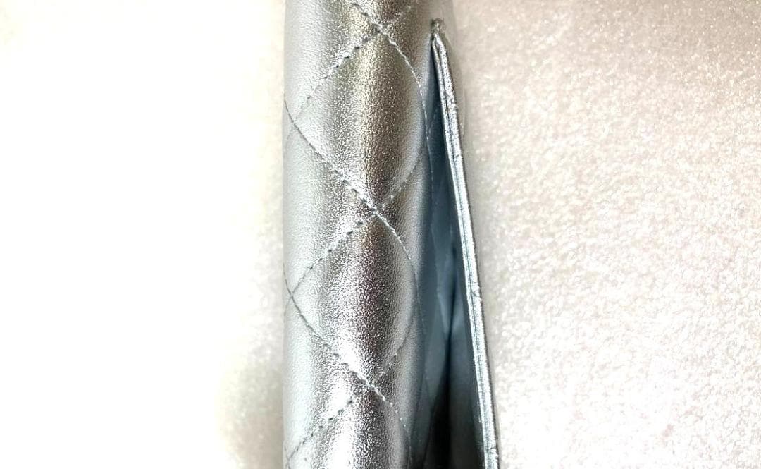 ♡ ギャランティ・箱付き ♡ CHANEL マトラッセ　シルバー 長財布
