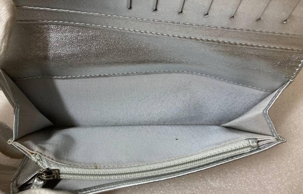 ♡ ギャランティ・箱付き ♡ CHANEL マトラッセ　シルバー 長財布