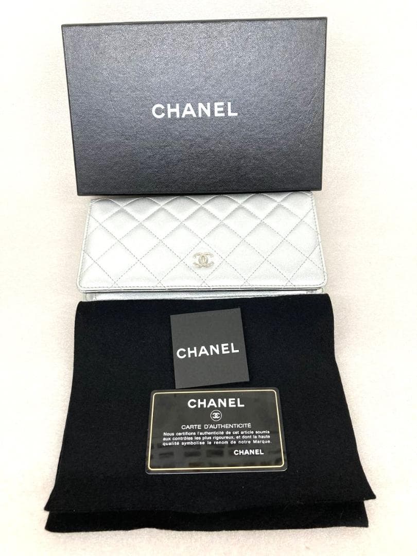 ♡ ギャランティ・箱付き ♡ CHANEL マトラッセ　シルバー 長財布