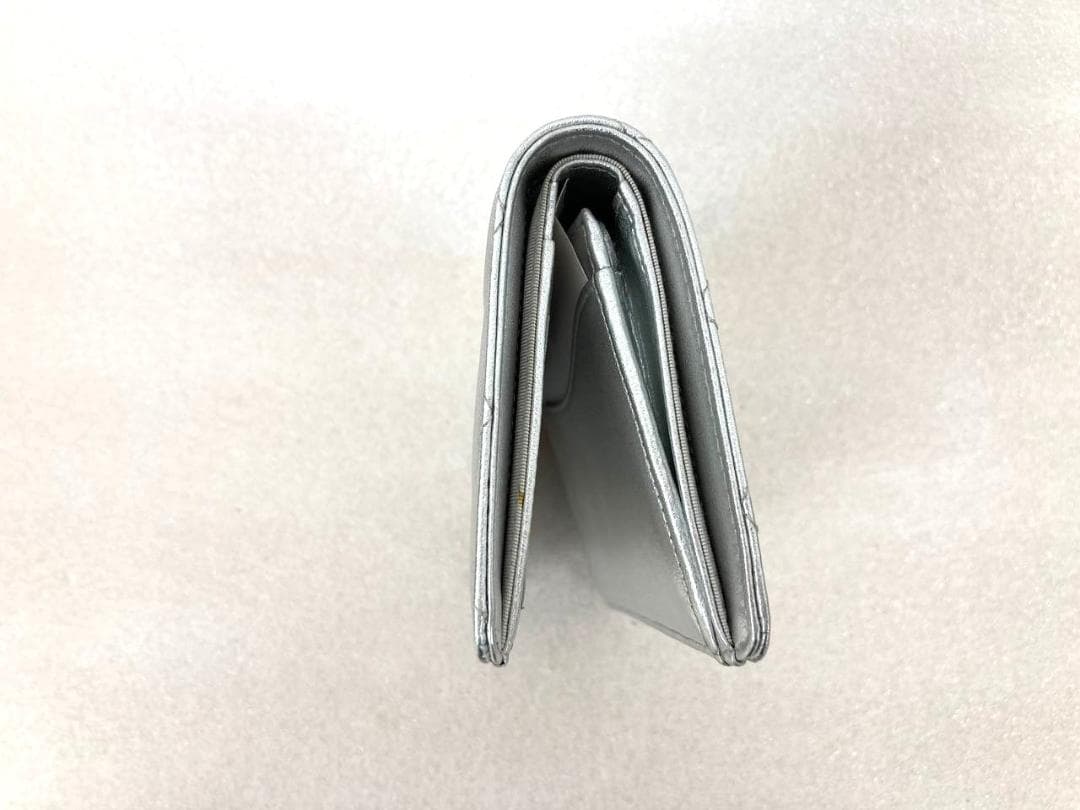 ♡ ギャランティ・箱付き ♡ CHANEL マトラッセ　シルバー 長財布