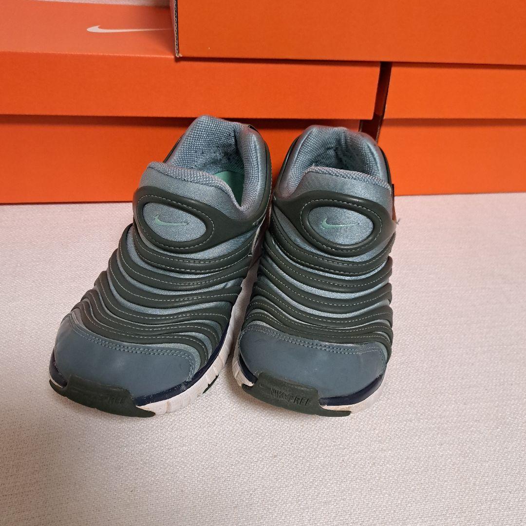 美品NIKE　ナイキダイナモフリー　２１cm　２２cm