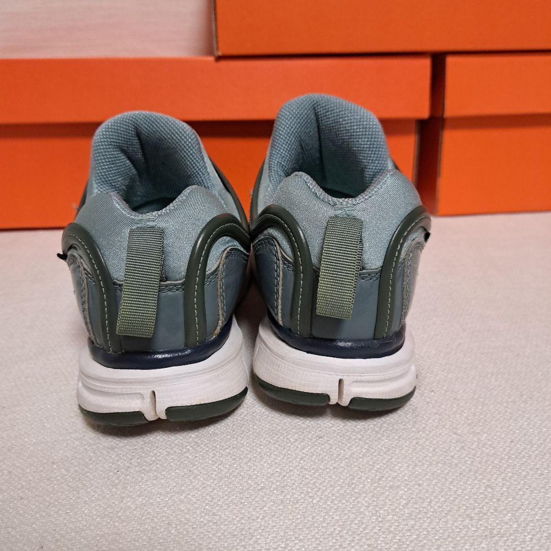 美品NIKE　ナイキダイナモフリー　２１cm　２２cm