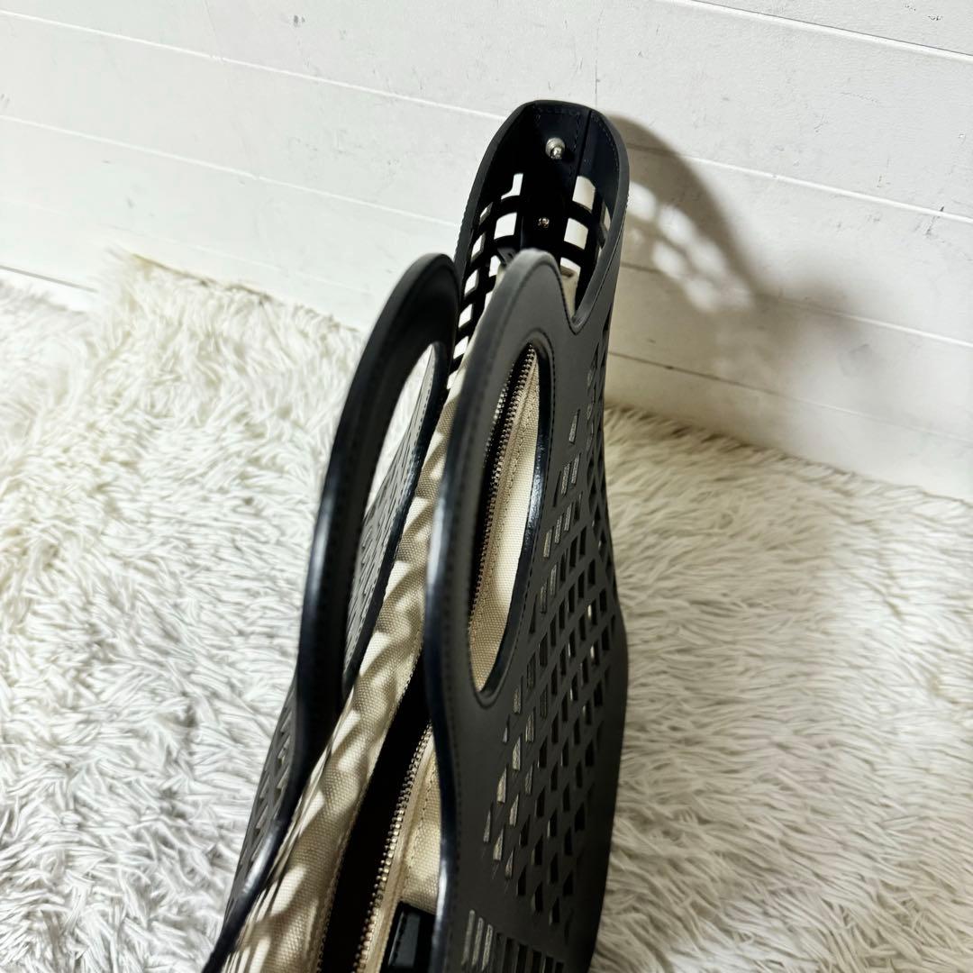 未使用級✨HEREU へリュー　カットアウトバッグ　コルマド　レザー　ブラック