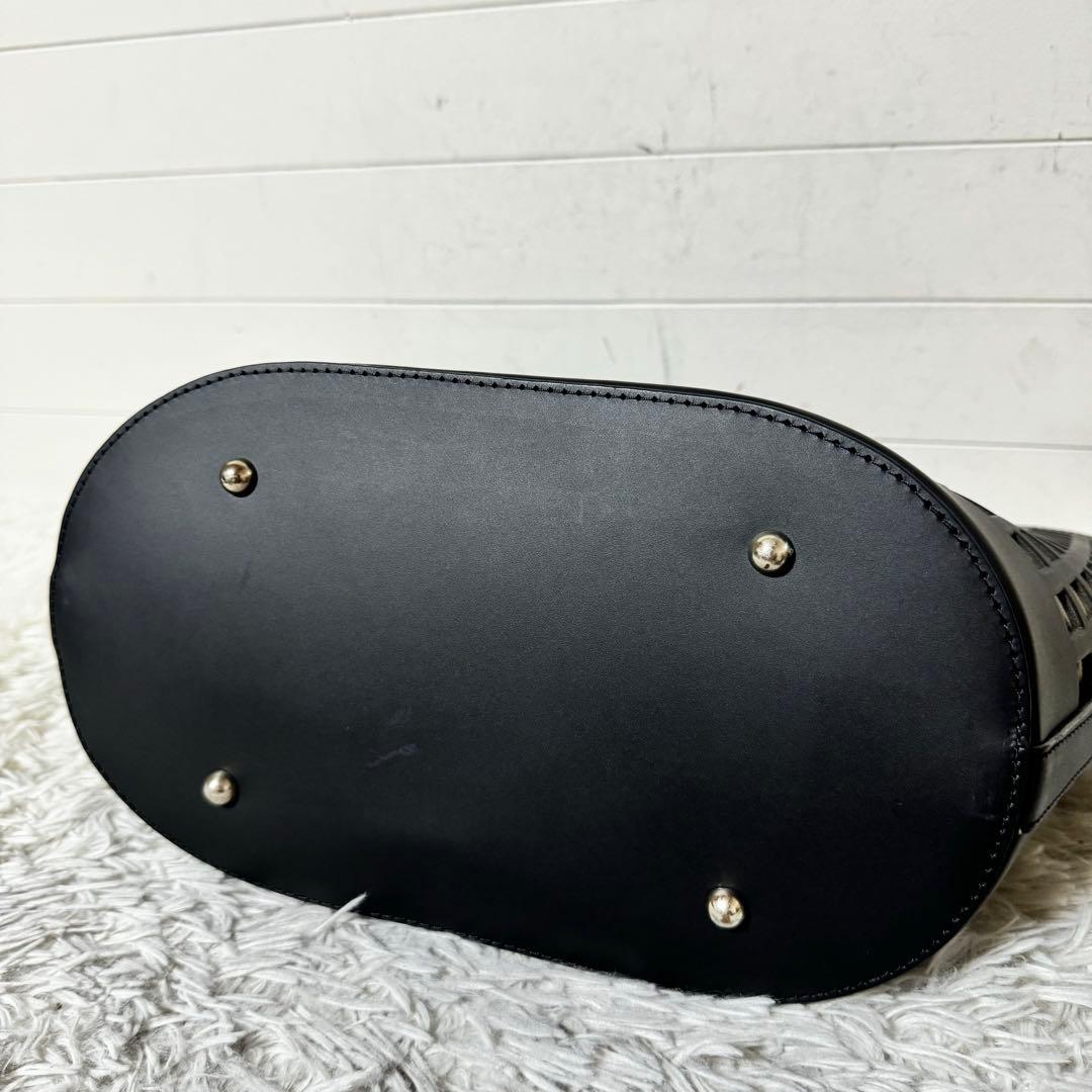 未使用級✨HEREU へリュー　カットアウトバッグ　コルマド　レザー　ブラック