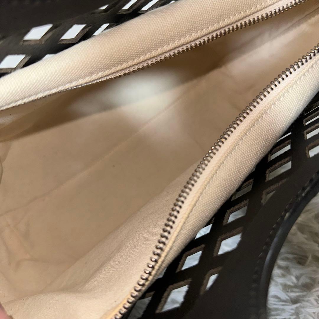 未使用級✨HEREU へリュー　カットアウトバッグ　コルマド　レザー　ブラック