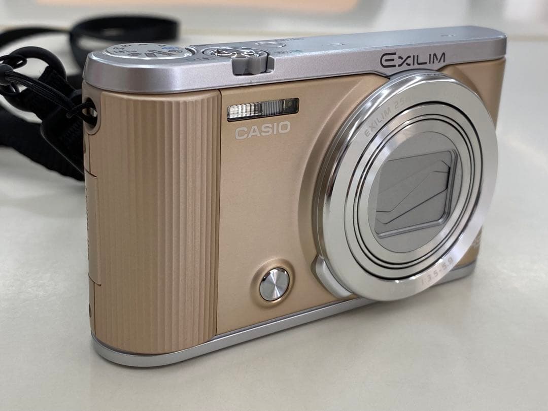 デジタルカメラ CASIO EXILIM EX-ZR1800
