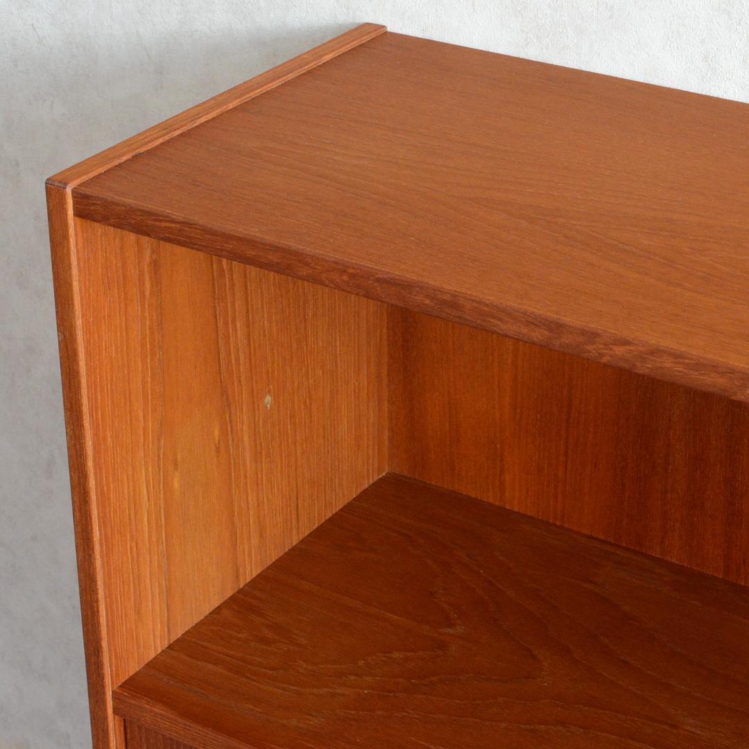 デンマーク 北欧ヴィンテージ チーク シェルフ 木扉引戸 北欧家具 キャビネット