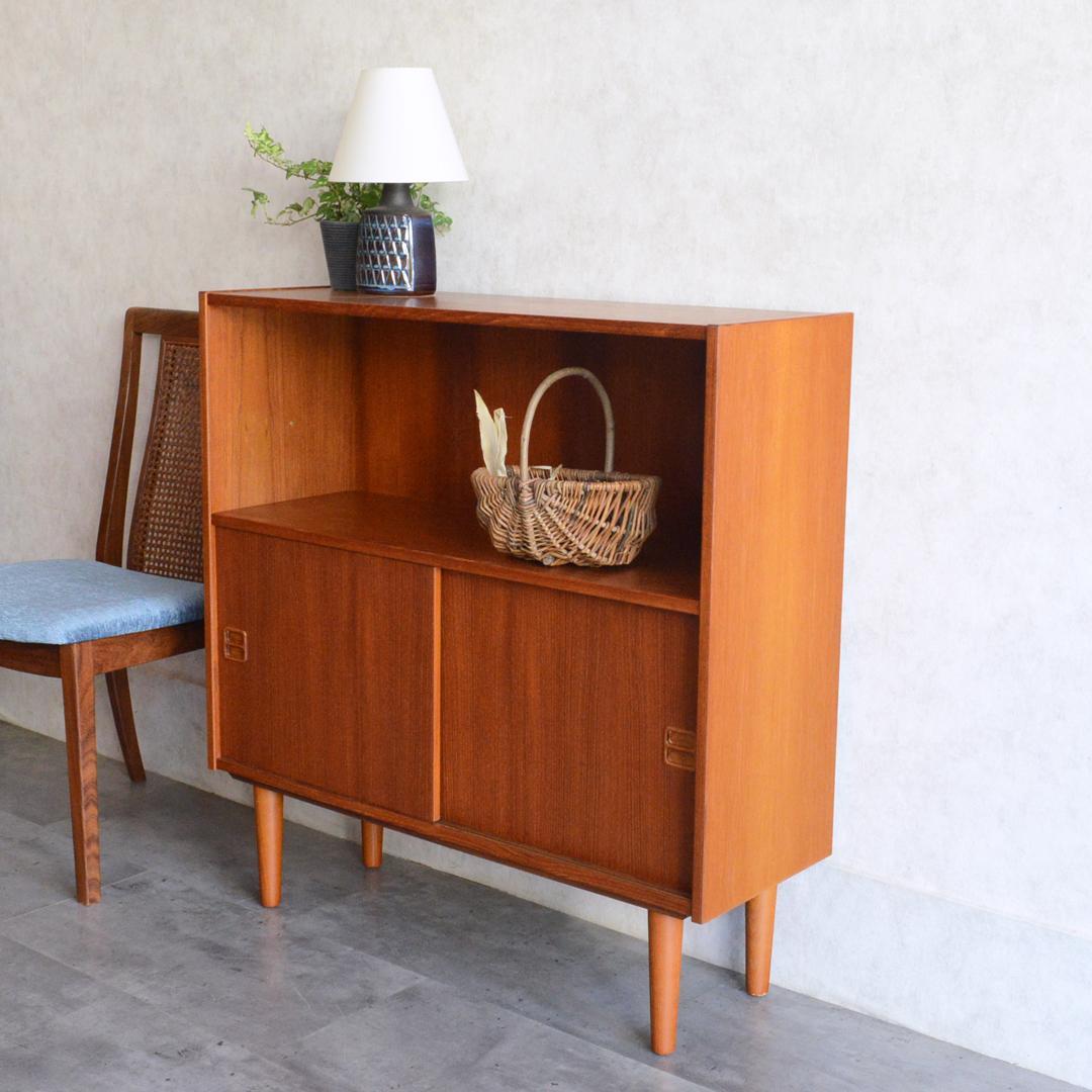 デンマーク 北欧ヴィンテージ チーク シェルフ 木扉引戸 北欧家具 キャビネット