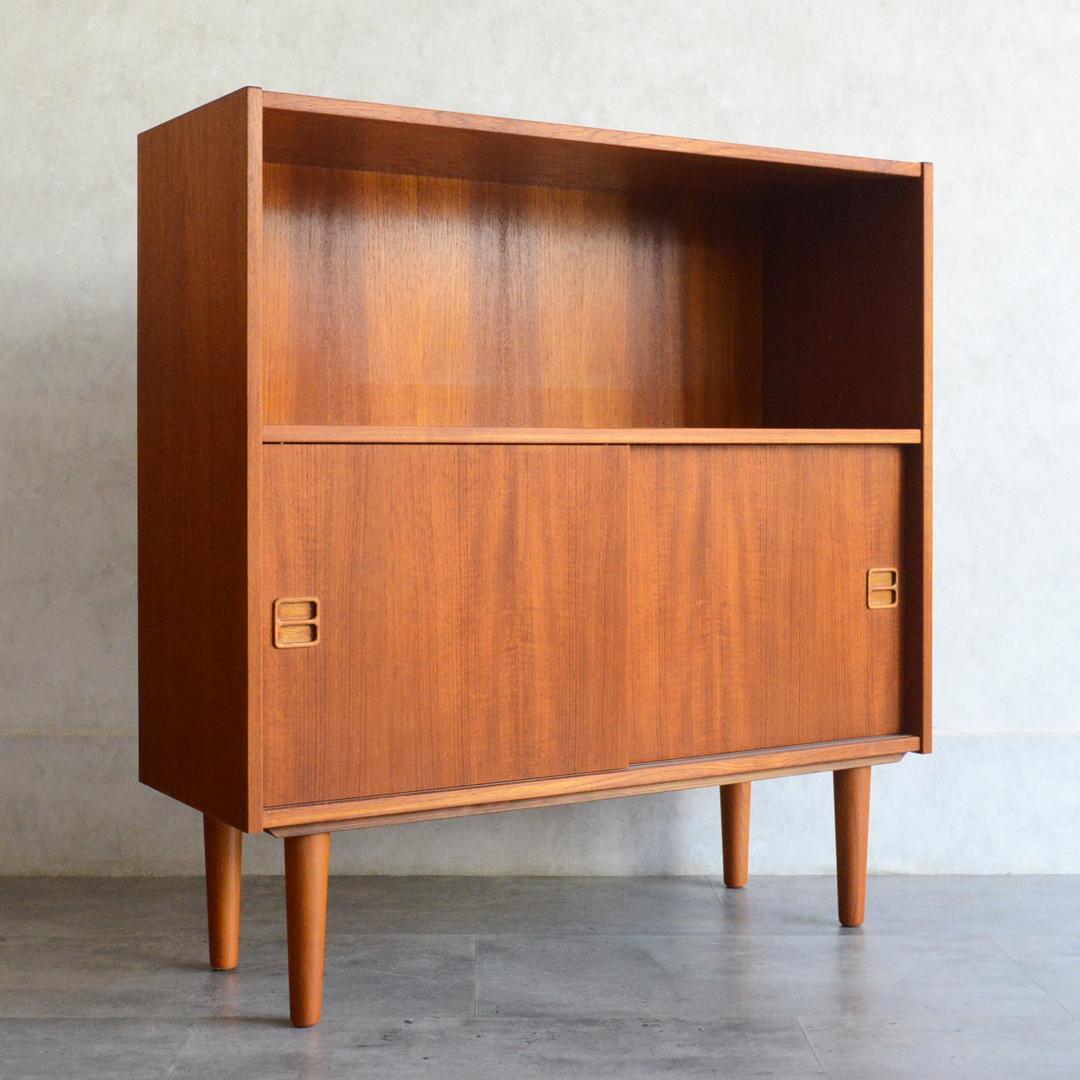 デンマーク 北欧ヴィンテージ チーク シェルフ 木扉引戸 北欧家具 キャビネット