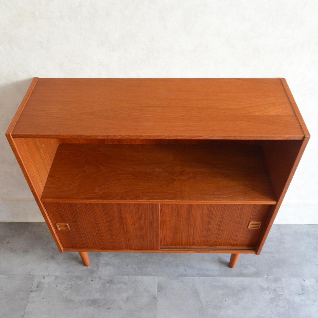 デンマーク 北欧ヴィンテージ チーク シェルフ 木扉引戸 北欧家具 キャビネット