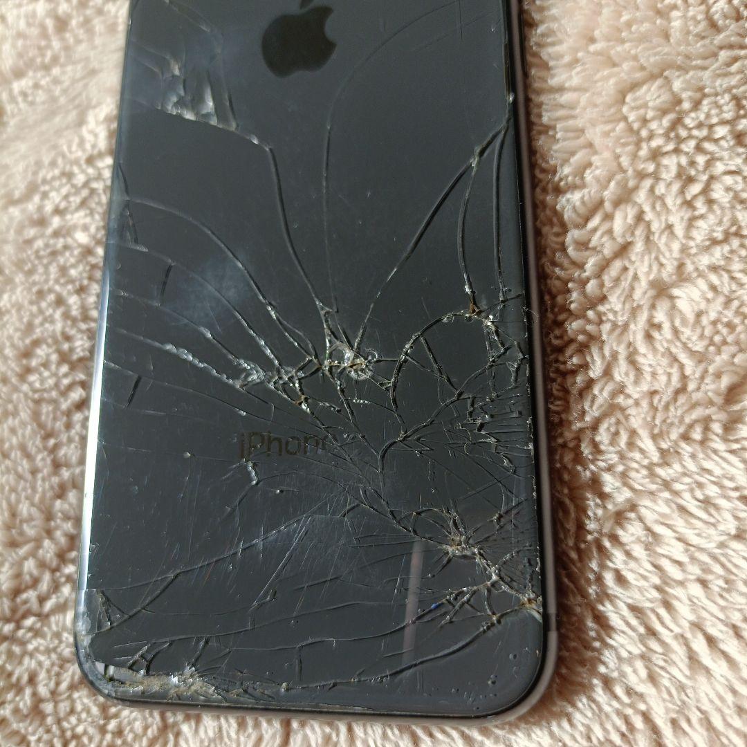Apple iPhone 8 64GB 本体 背面われ
