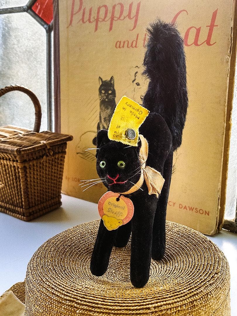 目が点になってるベルベット猫　トムキャット　シュタイフ　★ALL ID’ｓ　黒猫