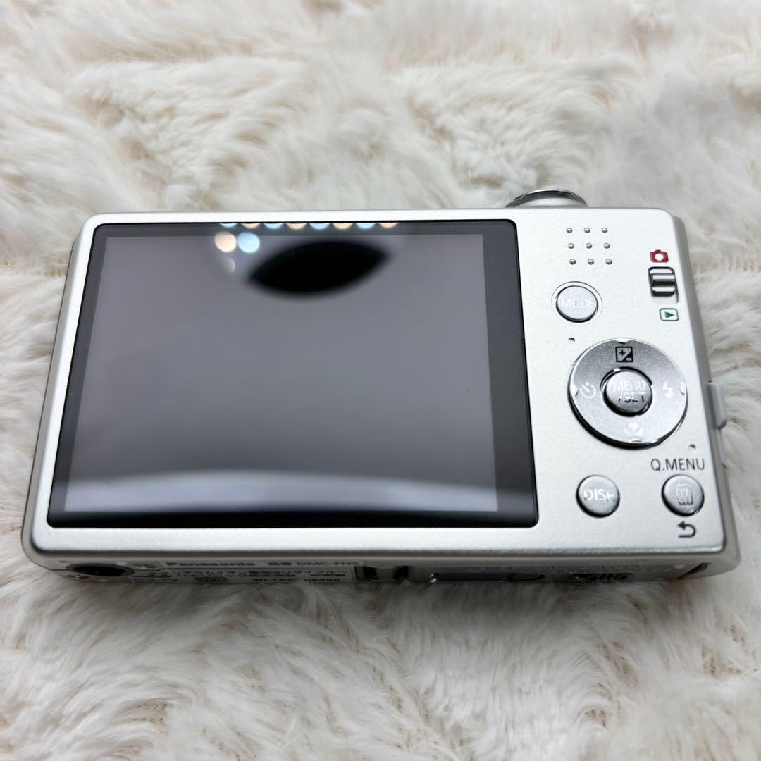 極美品 動作良好 Panasonic LUMIX DMC-FH5 シルバー