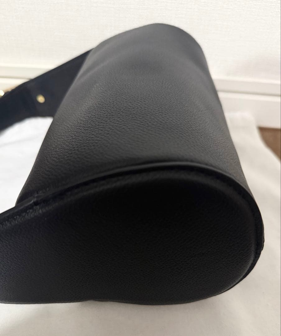 【未使用】CAFUNE カフネ ドロップダッフル　ハンドバッグ ブラック レザー