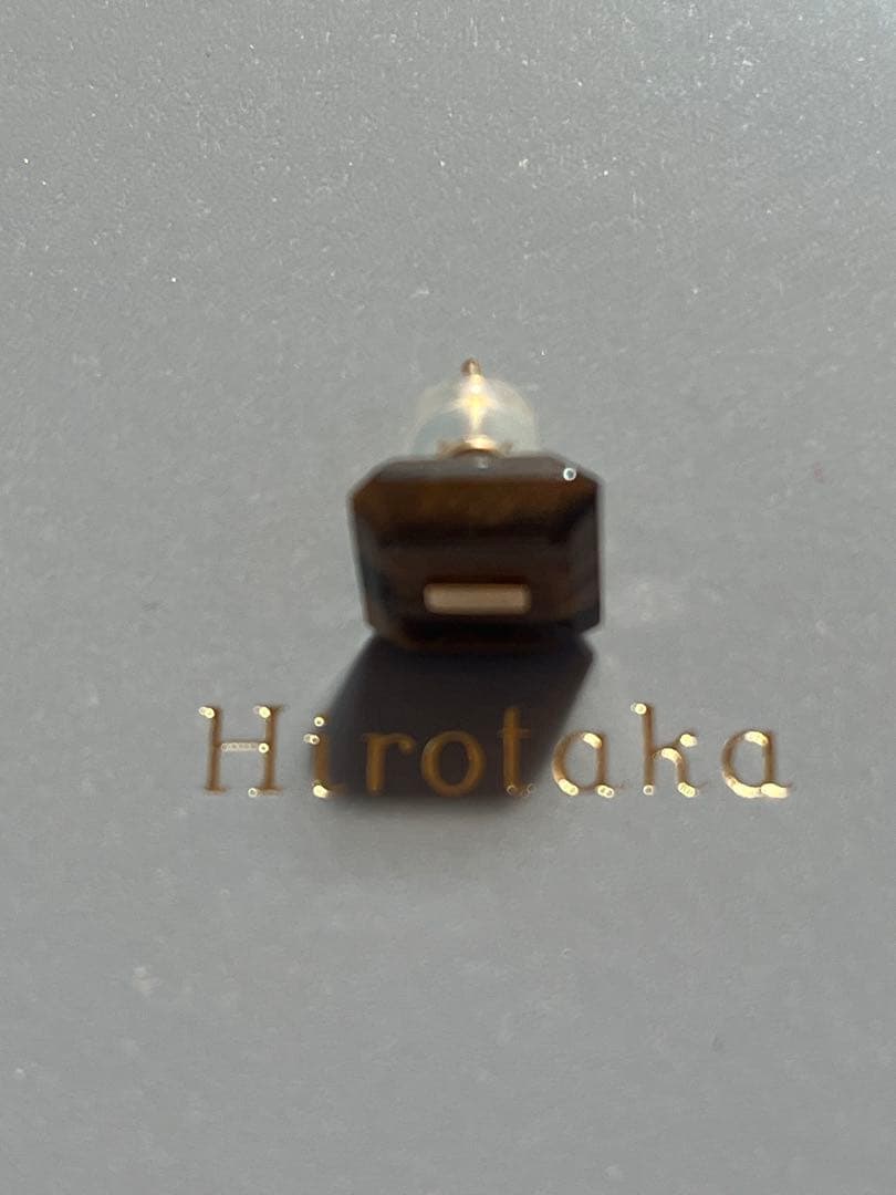 新品　ヒロタカ　ネイキッド スクエア ストーンスタッド ピアス　タイガーアイ