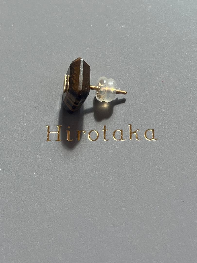 新品　ヒロタカ　ネイキッド スクエア ストーンスタッド ピアス　タイガーアイ