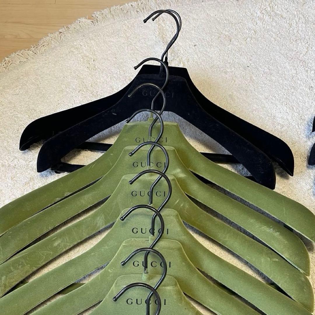 GUCCI 34本 ベロア グリーン×ブラック ハンガーセット