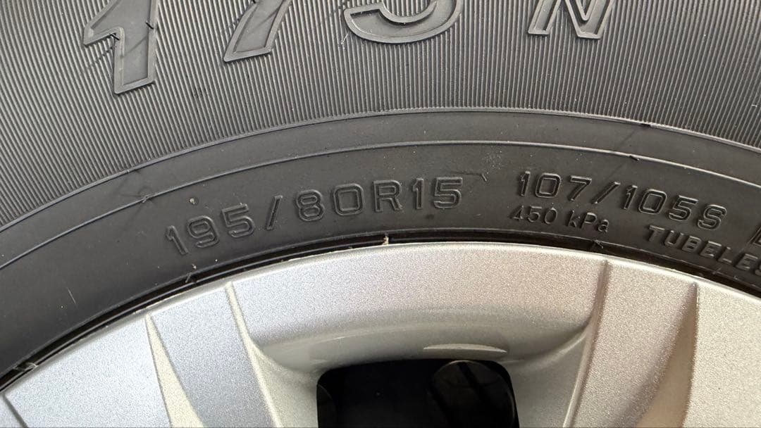 ハイエース 新車外し 4本セット DUNLOP 195/80/15タイヤセット