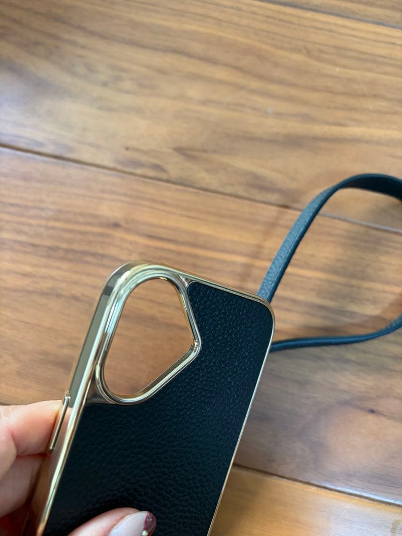 BANDOLIER iPhone17用ショルダーケース