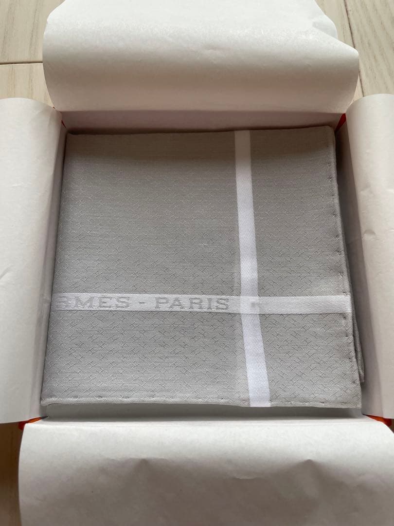 【新品未使用】HERMES ハンカチ グレー
