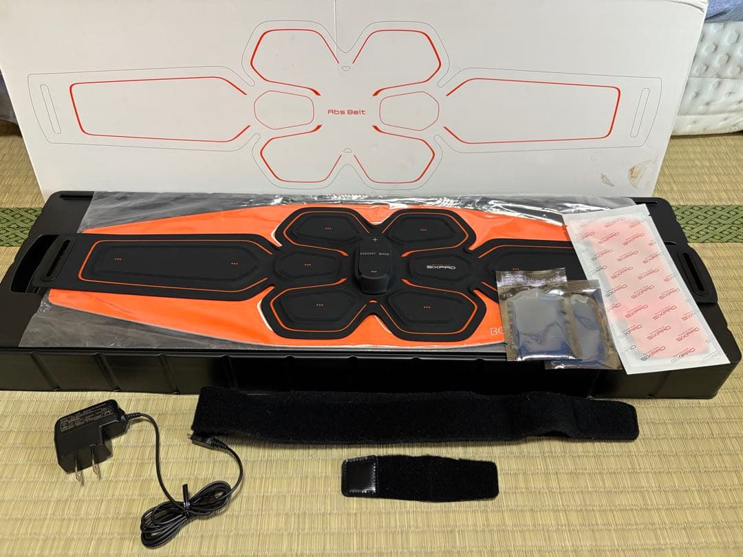 【超美品】新品パッド付　シックスパッド　アブズベルト　S/M/L