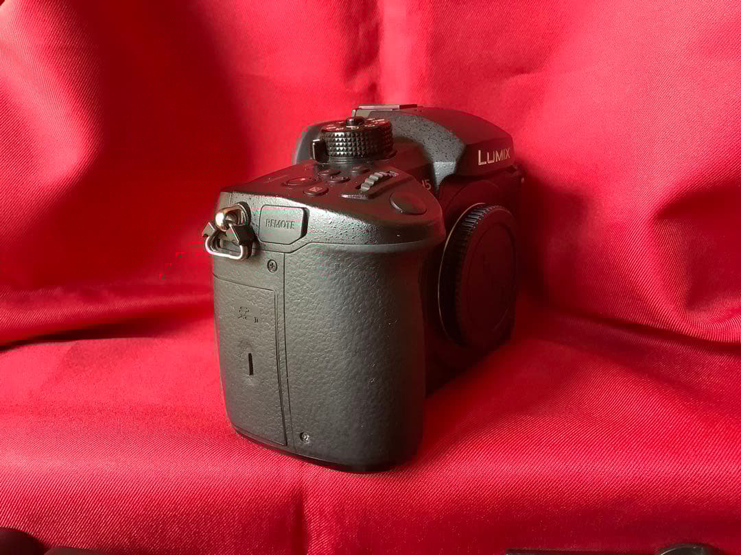 LUMIX GH5 デジタル一眼レフカメラ 本体
