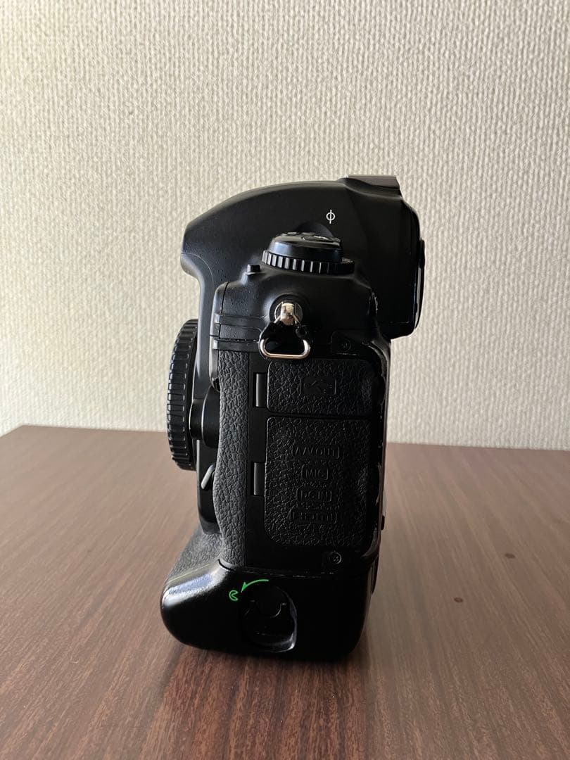 Nikon D3s デジタル一眼レフカメラ 本体とバッテリー2個値下げ中