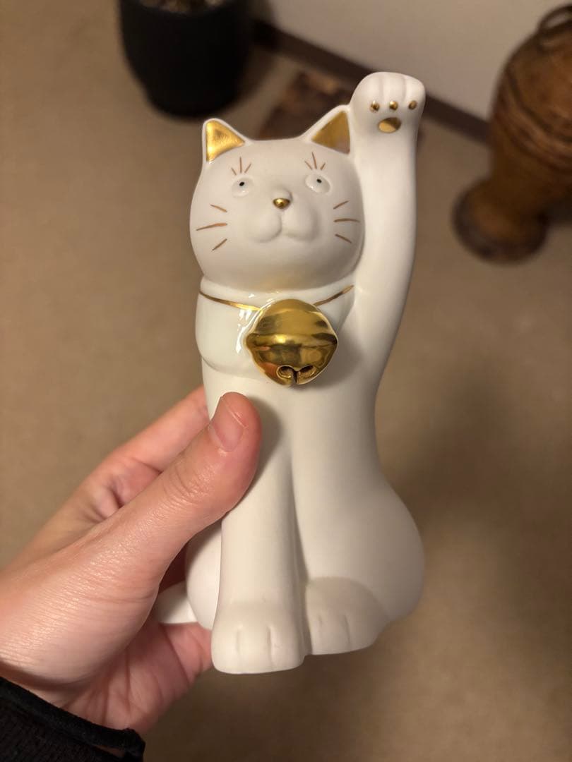 白金の招猫　上出長右衛門窯