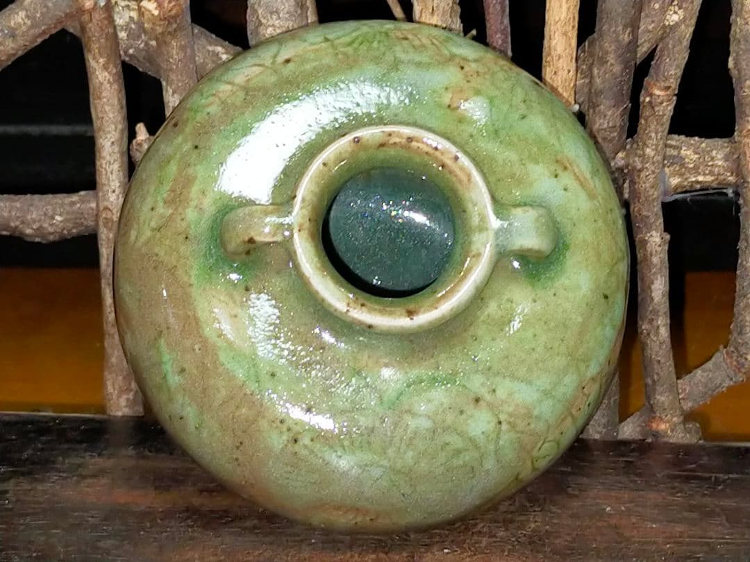 ♥双耳　青磁　小壺　高６４ｍｍ　花文　壺　壷　骨董　古玩