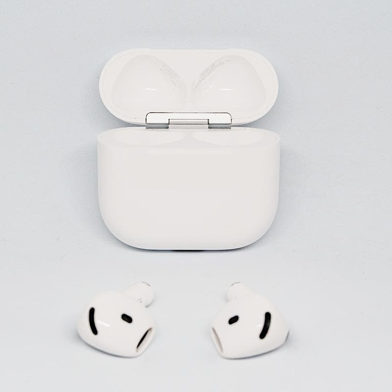 【除菌済】AirPods 4　アクティブノイズキャンセリング搭載