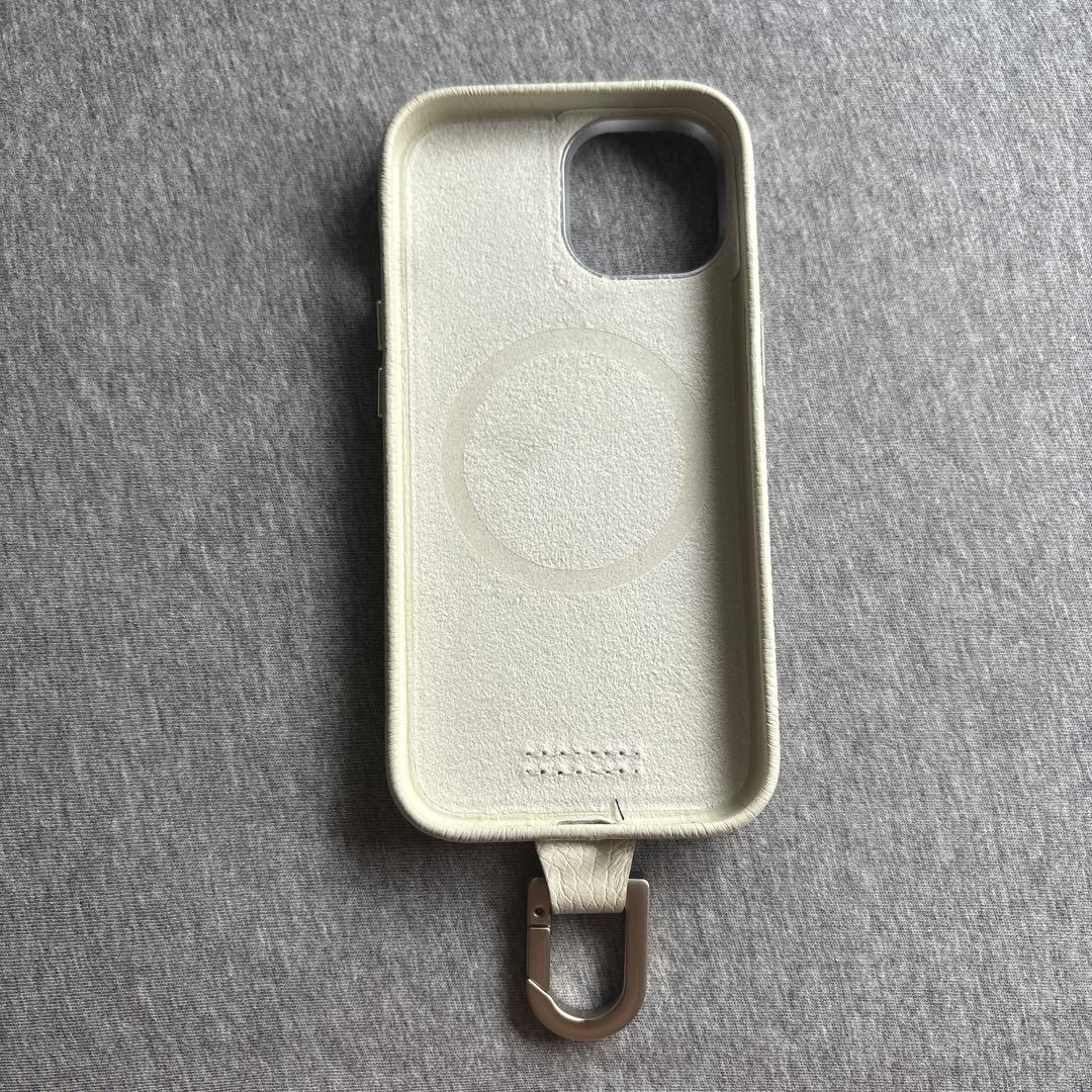アイボリー レザー風 iPhoneケース ストラップ付き　iPhone15