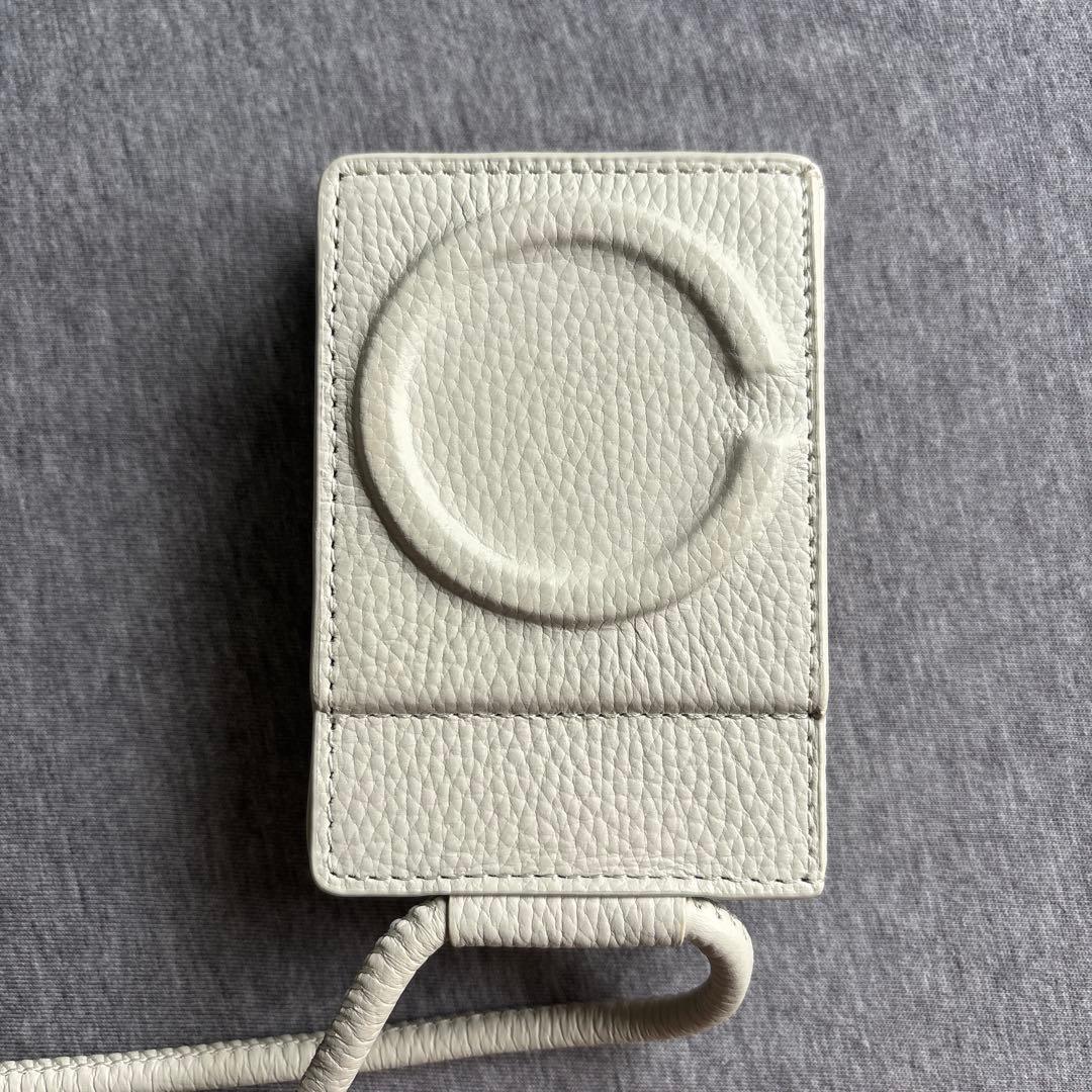 アイボリー レザー風 iPhoneケース ストラップ付き　iPhone15