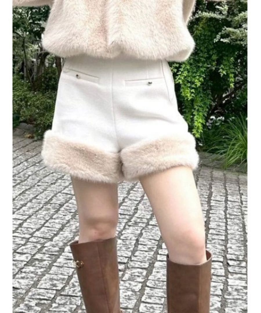 o*.様 LILY BROWN エコファーショートパンツ ホワイト1